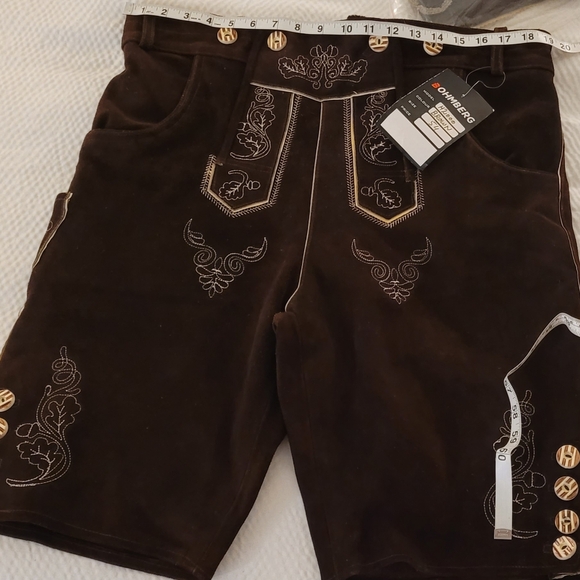 Mens Lederhosen I believe this would be a 36 waist, 23" leg & 10" inseam. - Picture 6 of 6